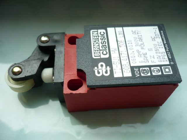 limit switch, safety switch for Hofmann Duolift Type MSE 5000 MT/MTE 2500 (for control board below) limit switch, safety switch for Hofmann Duolift Type MSE 5000 MT/MTE 2500 (for control board below)