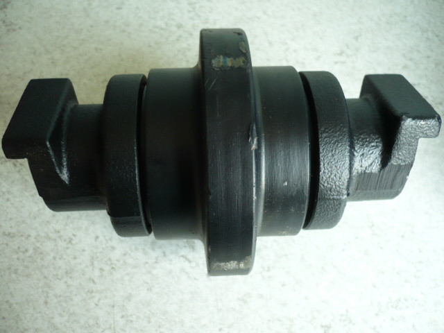 Roller guide roller idler sprocket track roller Kubota KX41-2 RG00121700