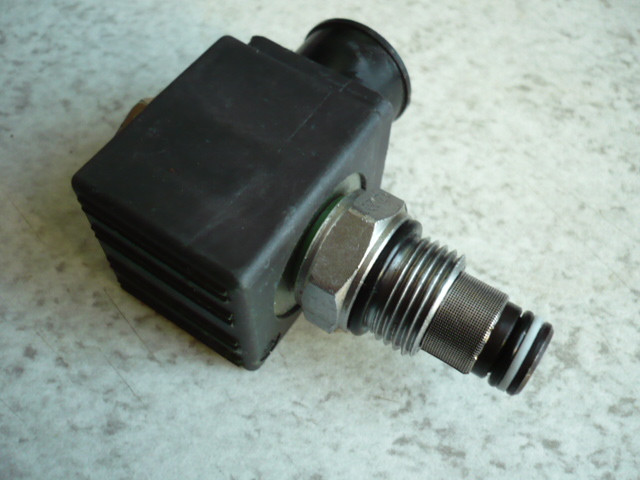 Control valve 220V directional control valve solenoid valve solenoid coil valve assembly ZIPPO 2205