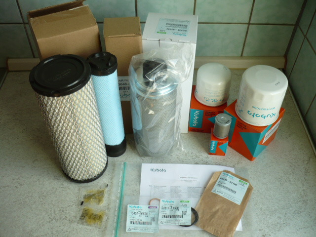 Service maintenance kit filter set oil filter fuel filter Kubota KX101-3 Alpha 3 4