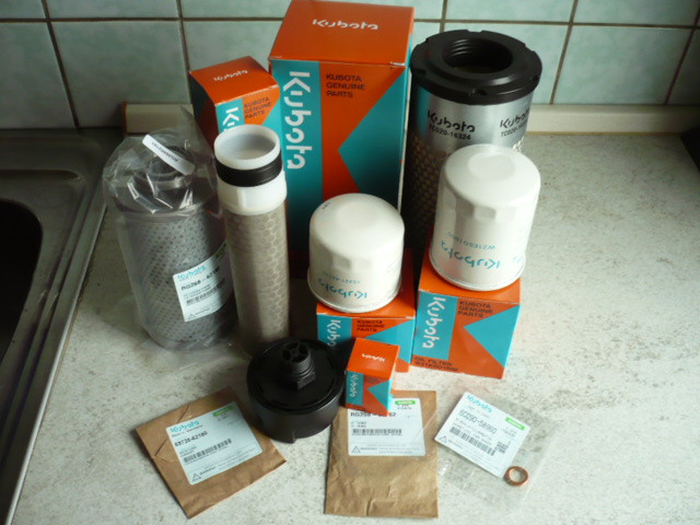 Service Maintenance Kit Filter Set Oil Filter Fuel Filter Kubota KX027-4 KX030-4