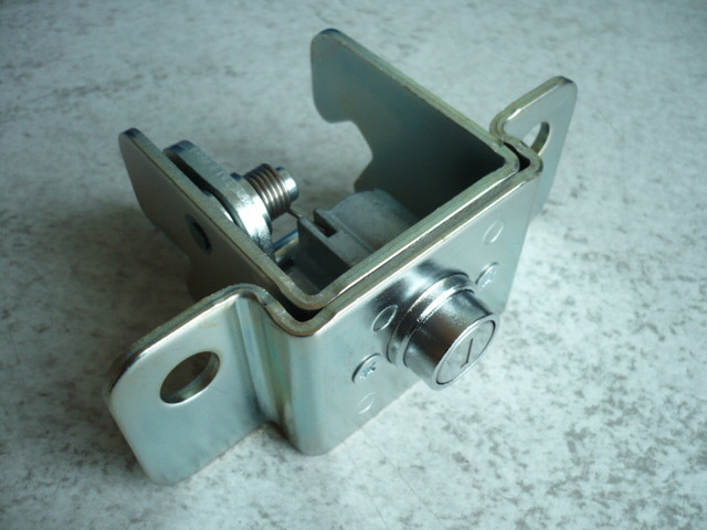 Latch Lock assy key Hood Latch Kubota KX080-4 Bagger RD80943640