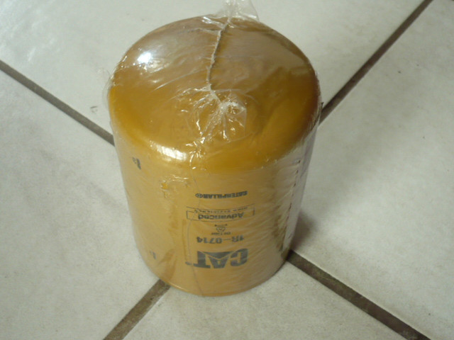 Engine Filter Element Oil Filter USA CAT Caterpillar Excavator 1R-0714