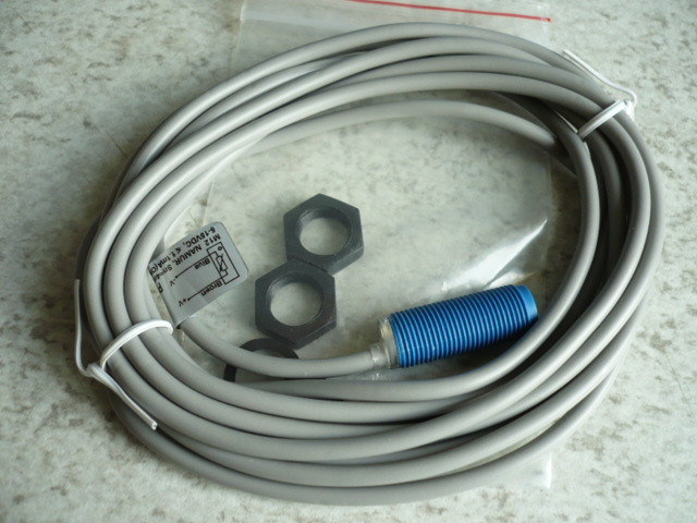 Inductive sensor proximity switch inductive switch Maha gear wheel gripper platform