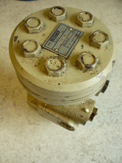 Orsta steering unit 80-16 Hydraulic steering transmitter Steering oritrile Takraf DFG 3202 N-A Forklift Orsta steering unit 80-16 Hydraulic steering transmitter Steering oritrile Takraf DFG 3202 N-A Forklift