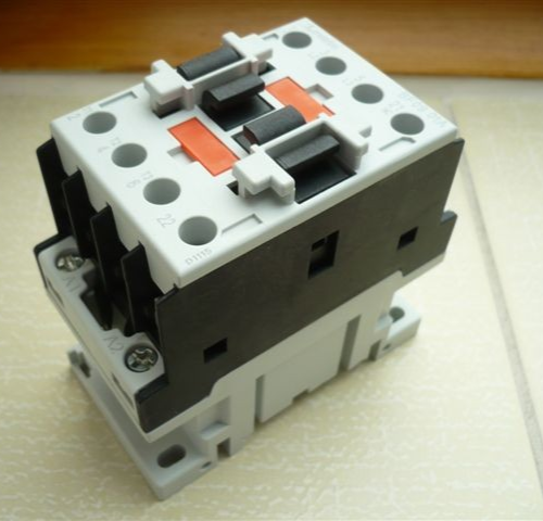 1 NC contact, contactor, air contactor, relay for Beissbarth Romeico Lift R 224 until R 236 models 1 NC contact, contactor, air contactor, relay for Beissbarth Romeico Lift R 224 until R 236 models