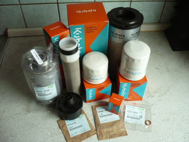 Service Maintenance Kit Filter Set Oil Filter Fuel Filter Kubota KX027-4 KX030-4