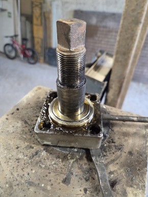 bearing flange for RAV Ravaglioli lift type KP/KPN/KPX versions / R121 - R123 old version