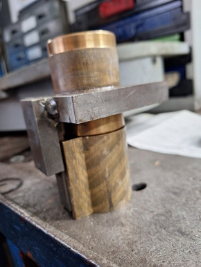 Lifting nut for Ravaglioli RAV Lift KPN/KPX versions (65mm long, right-hand thread, one motor or two motor)
