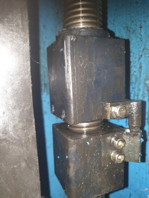 lift nut, load nut for Zippo lift type 1250.1 / 1226 / 1226.1 (trapezoidal thread 40mmx5mm)