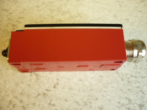 Bernstein limit switch, button, safety switch, position switch (with tappet) for Zippo lift type 1226 (Installed centrally opposite side) 1590 A-side synchronization control installed 2x
