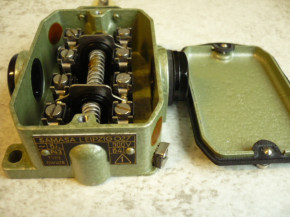 Limit switch Switch contact Position switch Limit switch GWÜ 2R VEB DDR Samasa
