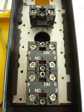 Telemecanique XACA04 pushbutton pendant manual control crane control