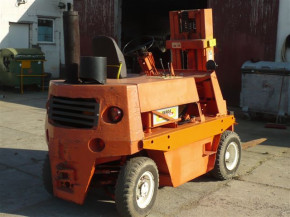 3.2 tons DFG Takraf 3202/N forklift terrain forklift