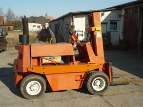 3.2 tons DFG Takraf 3202/N forklift terrain forklift