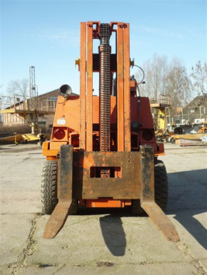 3.2 tons DFG Takraf 3202/N forklift terrain forklift