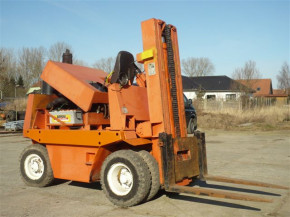 3.2 tons DFG Takraf 3202/N forklift terrain forklift