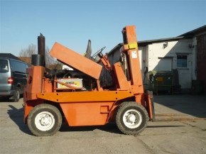 3.2 tons DFG Takraf 3202/N forklift terrain forklift