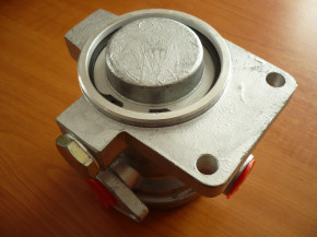 VEB trailer brake valve Takraf forklift DFG 6302 T174 HW60 HW80 IFA 2652