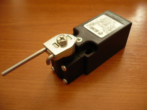 limit switch, safety switch for RAV Ravaglioli lift Type KPX 336 337 / FR 1150-S1