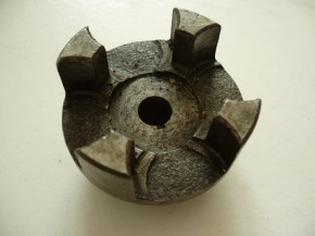 engine mount for 1,5 and 2 tons VEB Takraf Lunzenau scissor lift (TGL 37069)