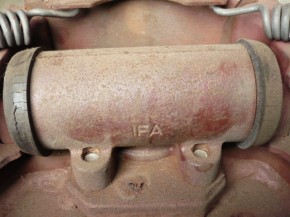 Front wheel brake cylinder Brake cylinder Takraf forklift VTA DFG 6302 Fröhlich