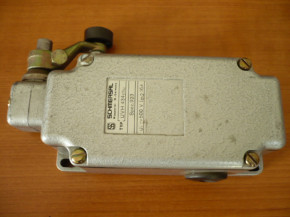 two-stage limit switch, safety switch, position switch Schmersal for Romeico Atlantic 2 post lift