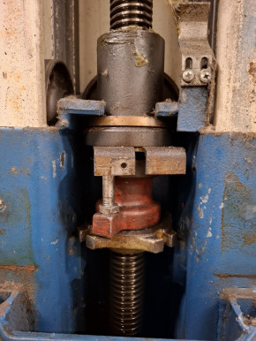 Safety nut for Hofmann Duolift GT 2.0 / 2.5 / 2.5 DB / GTE 2500 / GS 2.5 / GE 2.5 / GE 3.0 / GS 5.0 / ME 2.0 BT 2.5