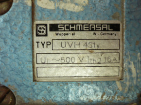 Two-stage safety switch roller lever limit switch Schmersal UVH431y