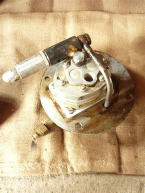 Hydraulic pump for 1 tons to 2 tons VEB Takraf Scissor lift Lunzenau /VEB Industriewerke Karl Marx Stadt TGL10852