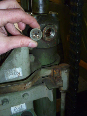 Orsta bleeder vent valve Takraf scissor lift 1.5t 2t / lifting table HT 630 1120 1600 2000