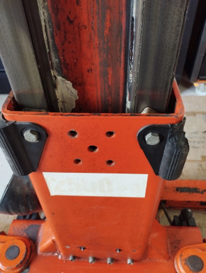 Central bracket slide guide for Beissbarth Romeico R 224 to R 236 lifting platform